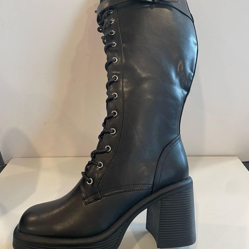 Shoe Dazzle Black Lace-Up Platform Combat Boots